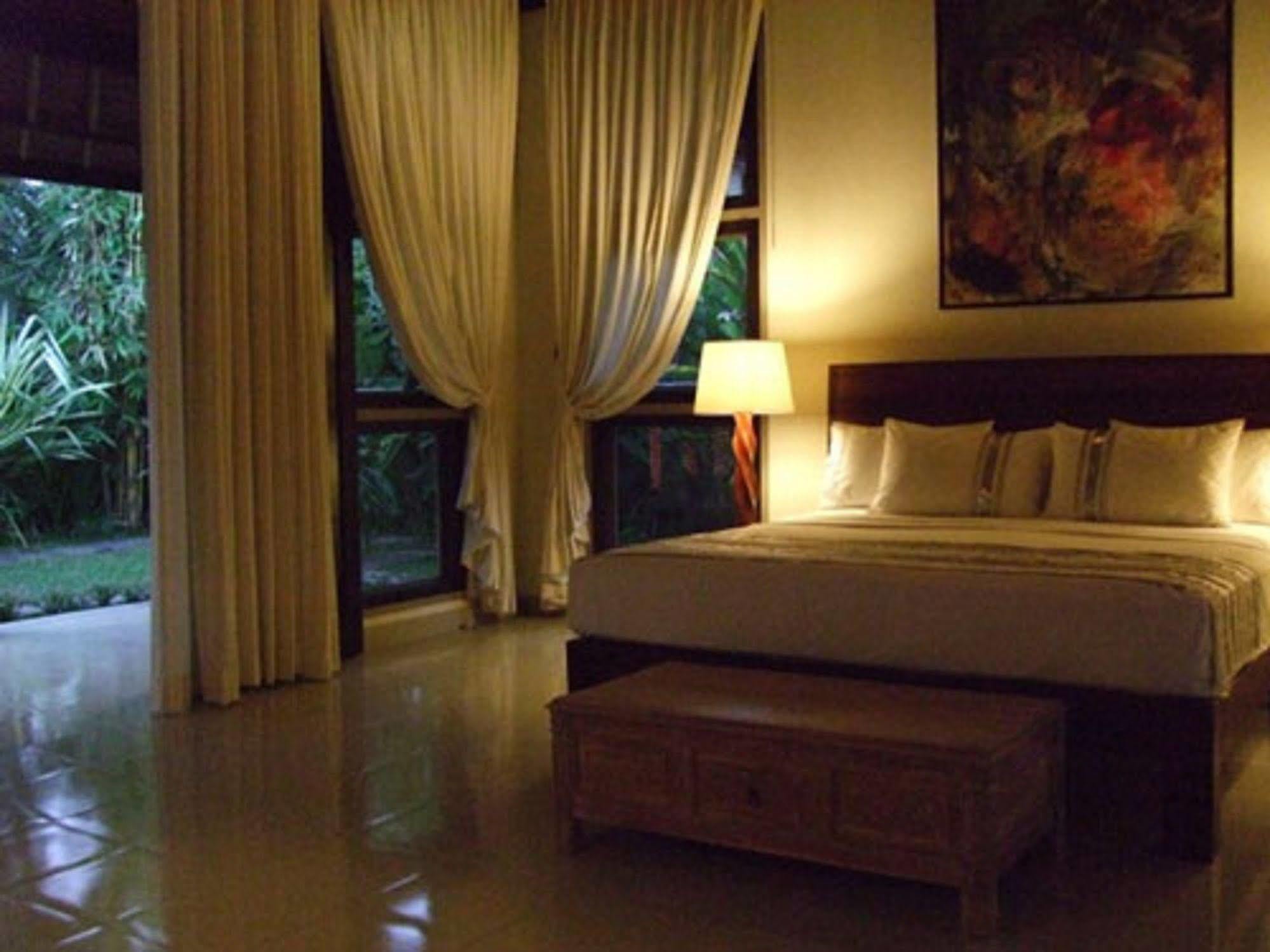 Puri Lotus Hotel Ubud Buitenkant foto