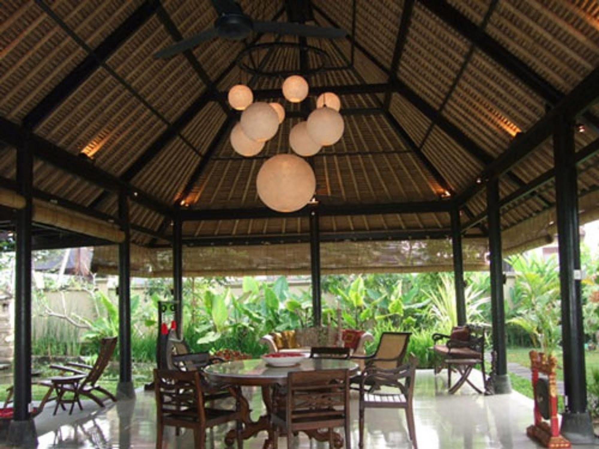 Puri Lotus Hotel Ubud Buitenkant foto